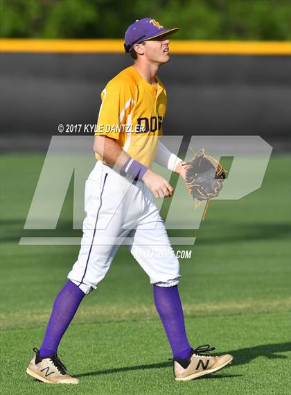 Thumbnail 2 in Pottsboro vs Edgewood (UIL 3A Region 2 Area Playoff) photogallery.