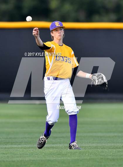 Thumbnail 1 in Pottsboro vs Edgewood (UIL 3A Region 2 Area Playoff) photogallery.