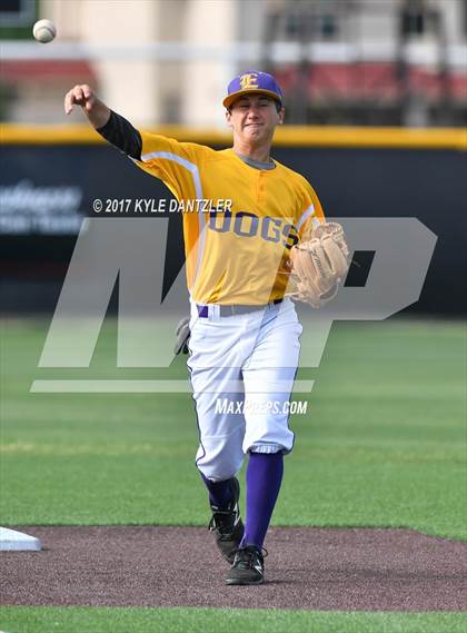 Thumbnail 2 in Pottsboro vs Edgewood (UIL 3A Region 2 Area Playoff) photogallery.