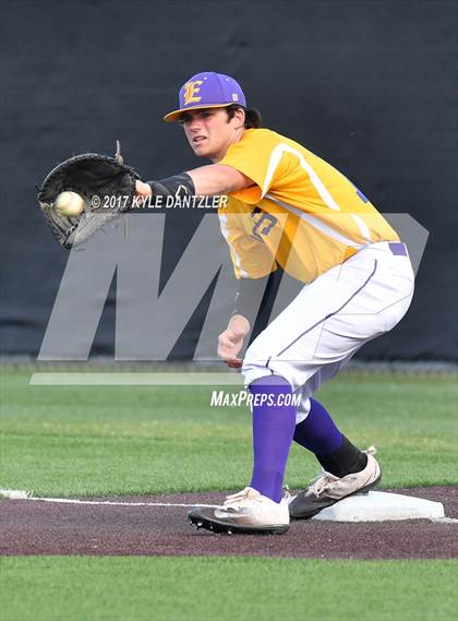 Thumbnail 3 in Pottsboro vs Edgewood (UIL 3A Region 2 Area Playoff) photogallery.