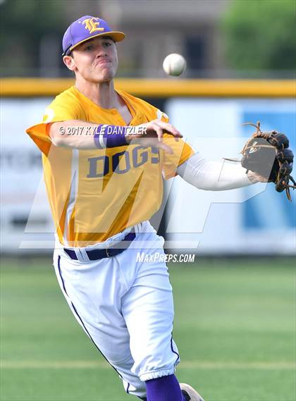 Thumbnail 3 in Pottsboro vs Edgewood (UIL 3A Region 2 Area Playoff) photogallery.