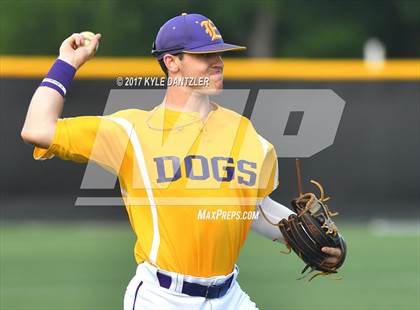 Thumbnail 2 in Pottsboro vs Edgewood (UIL 3A Region 2 Area Playoff) photogallery.