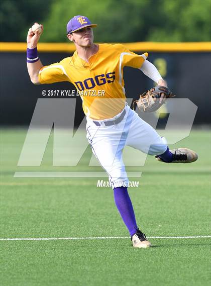 Thumbnail 2 in Pottsboro vs Edgewood (UIL 3A Region 2 Area Playoff) photogallery.