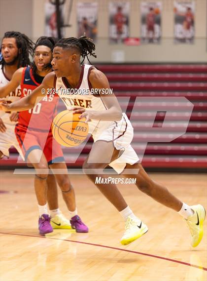 Thumbnail 3 in Whites Creek vs. Tyner Academy (Ted McClain Christmas Classic) photogallery.