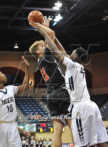Thumbnail 1 in Escondido vs. Morse (CIF SDS D1 Final) photogallery.