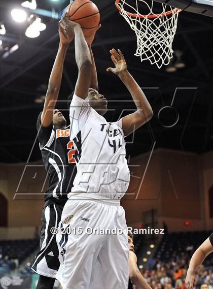 Thumbnail 3 in Escondido vs. Morse (CIF SDS D1 Final) photogallery.