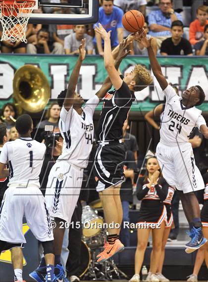 Thumbnail 1 in Escondido vs. Morse (CIF SDS D1 Final) photogallery.