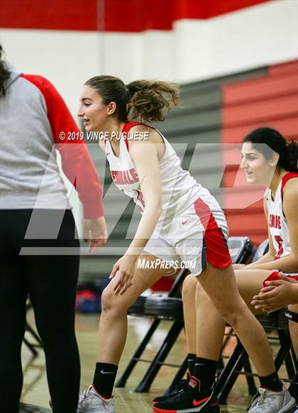 Thumbnail 3 in Brentwood School vs. Glendale (Glendale Thanksgiving Tournament-Final) photogallery.