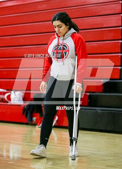 Thumbnail 2 in Brentwood School vs. Glendale (Glendale Thanksgiving Tournament-Final) photogallery.