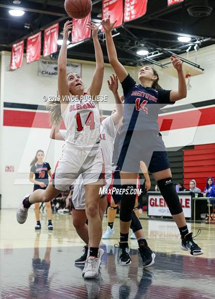 Thumbnail 2 in Brentwood School vs. Glendale (Glendale Thanksgiving Tournament-Final) photogallery.