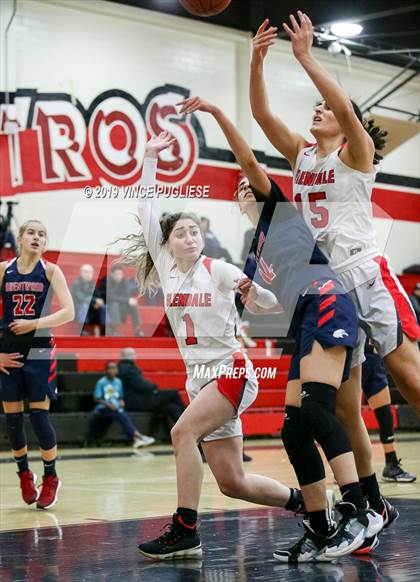 Thumbnail 3 in Brentwood School vs. Glendale (Glendale Thanksgiving Tournament-Final) photogallery.