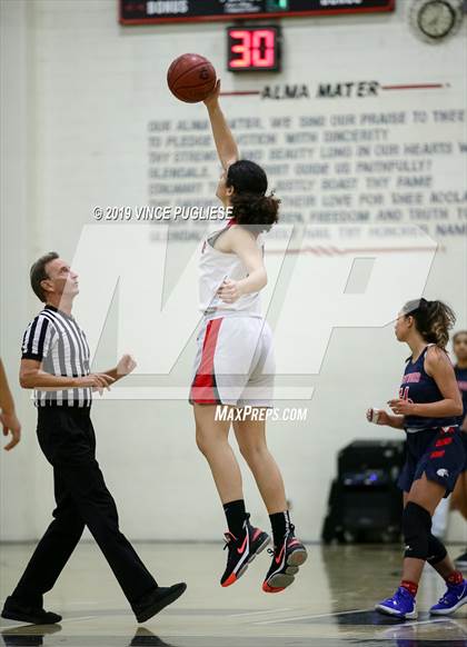 Thumbnail 2 in Brentwood School vs. Glendale (Glendale Thanksgiving Tournament-Final) photogallery.