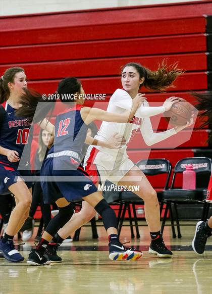 Thumbnail 2 in Brentwood School vs. Glendale (Glendale Thanksgiving Tournament-Final) photogallery.