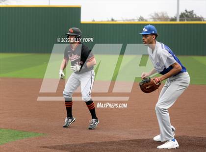 Thumbnail 1 in Grand Saline vs Wills Point photogallery.