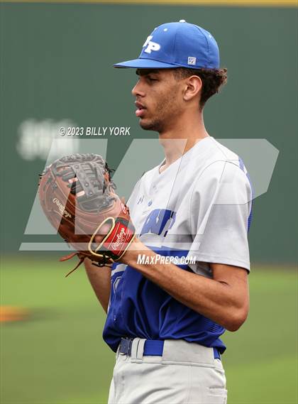 Thumbnail 2 in Grand Saline vs Wills Point photogallery.