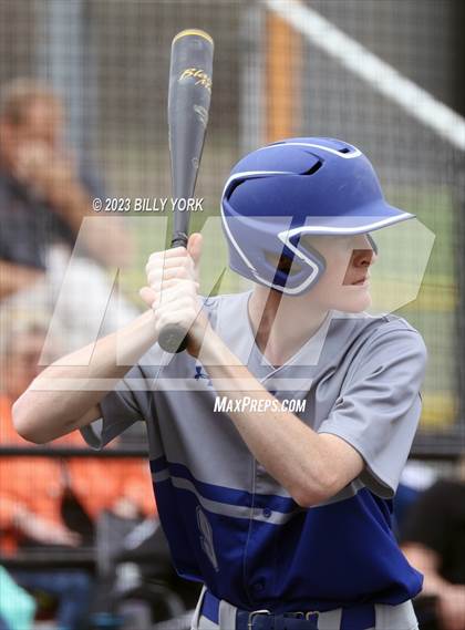 Thumbnail 1 in Grand Saline vs Wills Point photogallery.