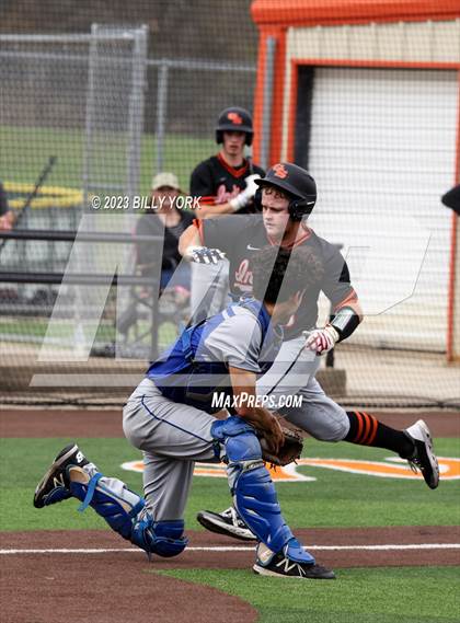 Thumbnail 2 in Grand Saline vs Wills Point photogallery.