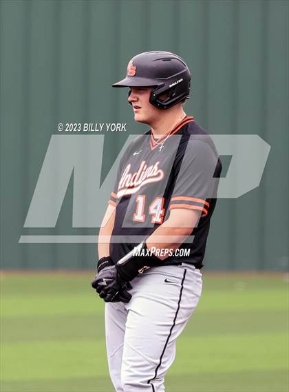 Thumbnail 2 in Grand Saline vs Wills Point photogallery.