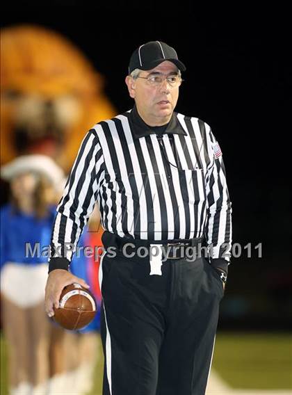 Thumbnail 2 in Paris vs. Henderson (3A Division 1 Region 2 Bi-District) photogallery.