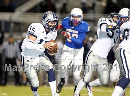Thumbnail 3 in Paris vs. Henderson (3A Division 1 Region 2 Bi-District) photogallery.