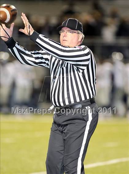 Thumbnail 2 in Paris vs. Henderson (3A Division 1 Region 2 Bi-District) photogallery.