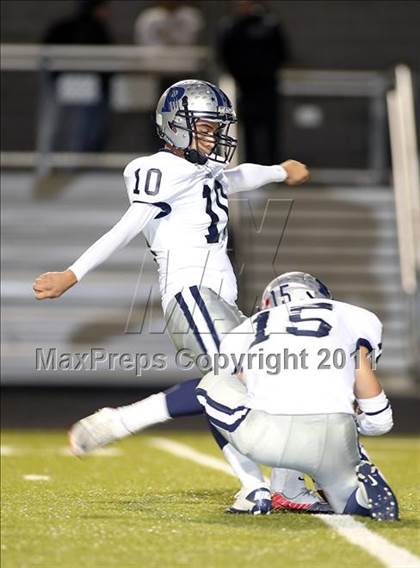 Thumbnail 1 in Paris vs. Henderson (3A Division 1 Region 2 Bi-District) photogallery.
