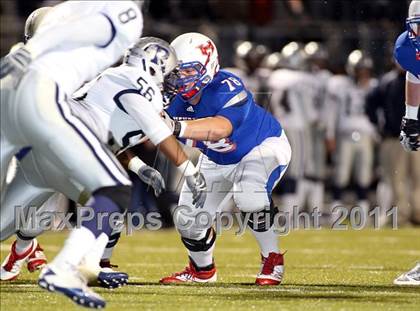 Thumbnail 2 in Paris vs. Henderson (3A Division 1 Region 2 Bi-District) photogallery.