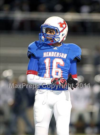 Thumbnail 1 in Paris vs. Henderson (3A Division 1 Region 2 Bi-District) photogallery.