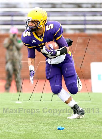 Thumbnail 2 in Adamsville vs. Trousdale County (TSSAA Division I Class 2A BlueCross Bowl) photogallery.