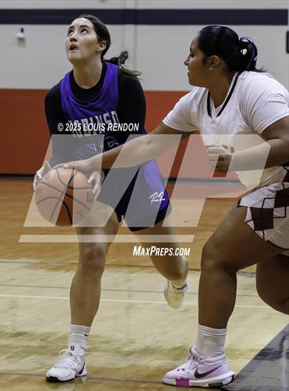 Thumbnail 3 in Riesel vs. Robinson photogallery.