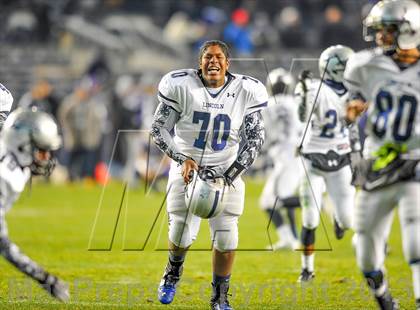 Thumbnail 2 in Tottenville vs. Lincoln (PSAL Final) photogallery.