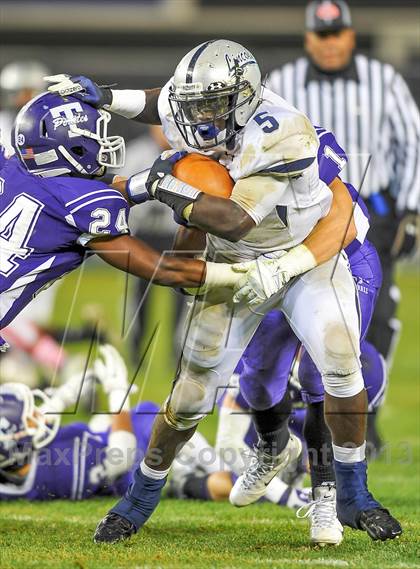 Thumbnail 3 in Tottenville vs. Lincoln (PSAL Final) photogallery.