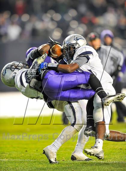 Thumbnail 2 in Tottenville vs. Lincoln (PSAL Final) photogallery.