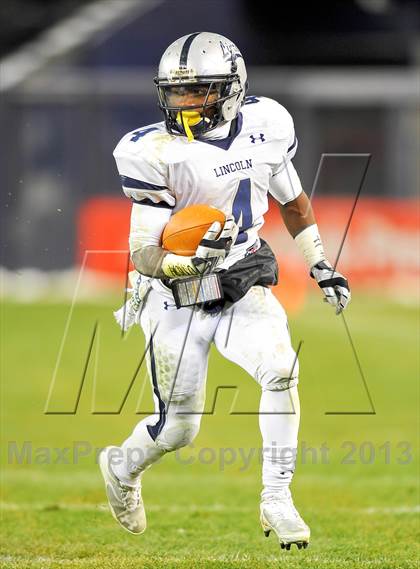 Thumbnail 1 in Tottenville vs. Lincoln (PSAL Final) photogallery.