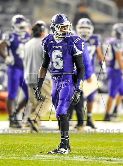 Thumbnail 3 in Tottenville vs. Lincoln (PSAL Final) photogallery.