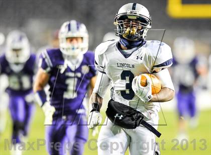 Thumbnail 3 in Tottenville vs. Lincoln (PSAL Final) photogallery.