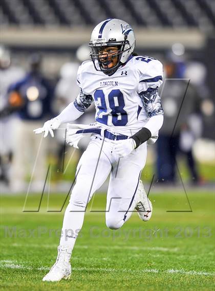 Thumbnail 2 in Tottenville vs. Lincoln (PSAL Final) photogallery.