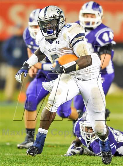 Thumbnail 2 in Tottenville vs. Lincoln (PSAL Final) photogallery.