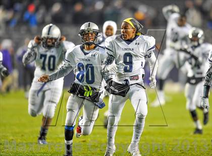 Thumbnail 1 in Tottenville vs. Lincoln (PSAL Final) photogallery.