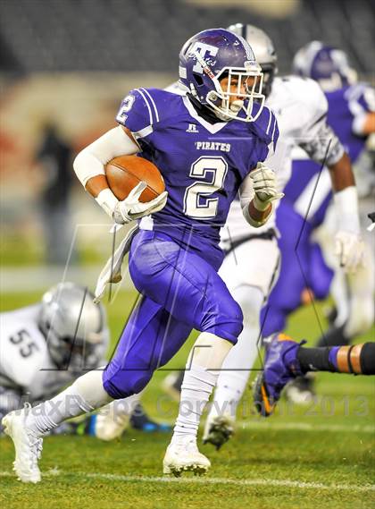 Thumbnail 3 in Tottenville vs. Lincoln (PSAL Final) photogallery.