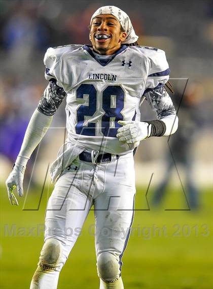 Thumbnail 1 in Tottenville vs. Lincoln (PSAL Final) photogallery.