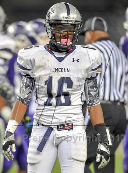 Thumbnail 3 in Tottenville vs. Lincoln (PSAL Final) photogallery.