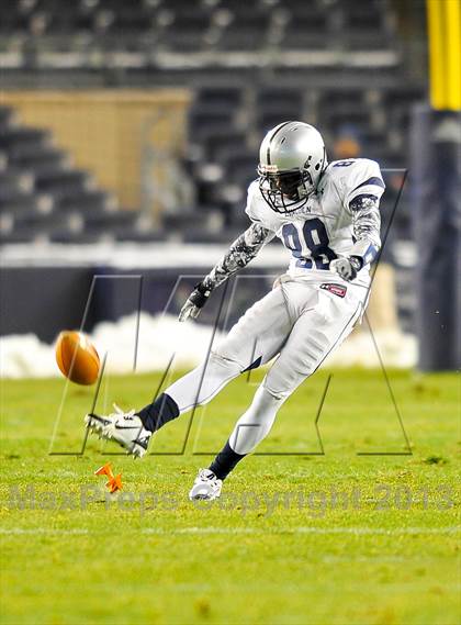 Thumbnail 3 in Tottenville vs. Lincoln (PSAL Final) photogallery.