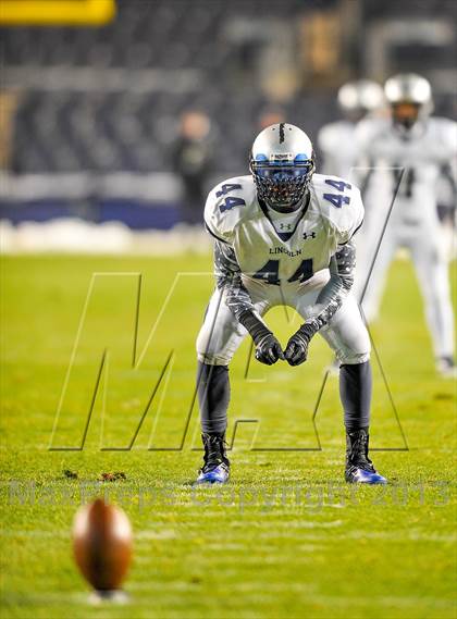 Thumbnail 2 in Tottenville vs. Lincoln (PSAL Final) photogallery.