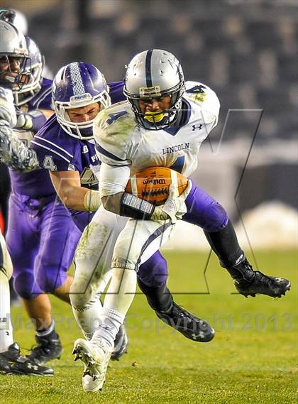 Thumbnail 2 in Tottenville vs. Lincoln (PSAL Final) photogallery.