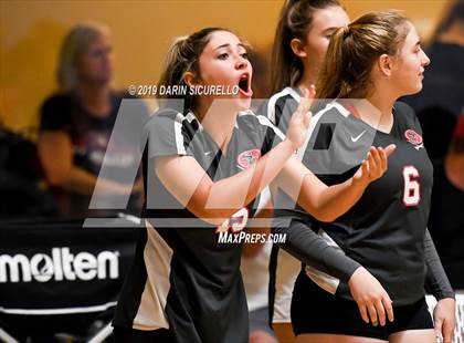 Thumbnail 2 in Bishop Gorman vs. Santa Fe  (NIKE Tournament of Champions) photogallery.