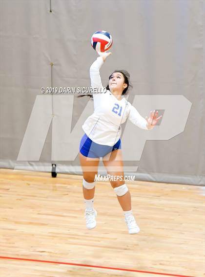 Thumbnail 2 in Bishop Gorman vs. Santa Fe  (NIKE Tournament of Champions) photogallery.