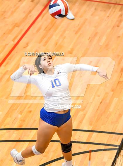 Thumbnail 3 in Bishop Gorman vs. Santa Fe  (NIKE Tournament of Champions) photogallery.