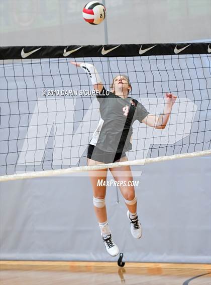 Thumbnail 3 in Bishop Gorman vs. Santa Fe  (NIKE Tournament of Champions) photogallery.