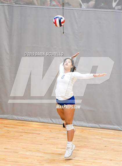 Thumbnail 2 in Bishop Gorman vs. Santa Fe  (NIKE Tournament of Champions) photogallery.